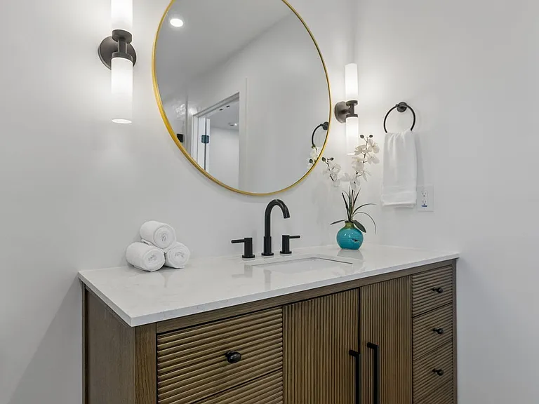108 Dabney Dr — Photo 11