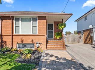 716 Kenora Ave, Oshawa, ON L1J 1K6