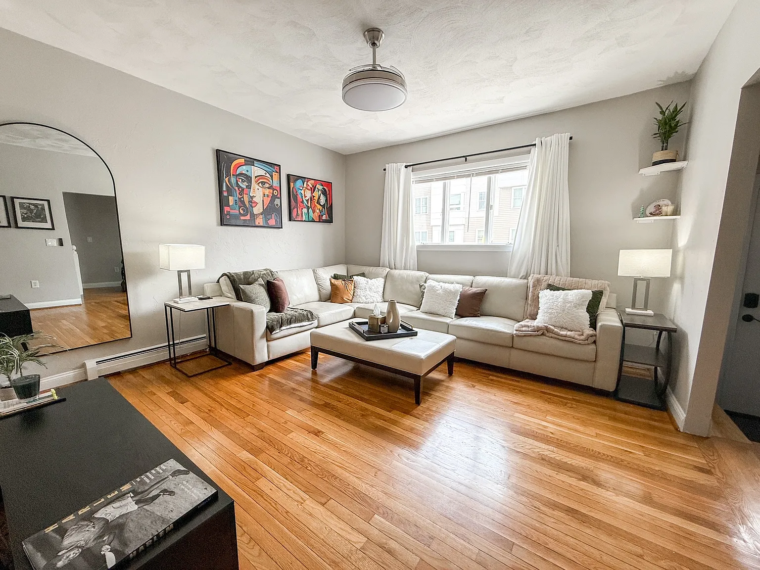 4 bed, 1750 sqft, $6,200 — Photo 1