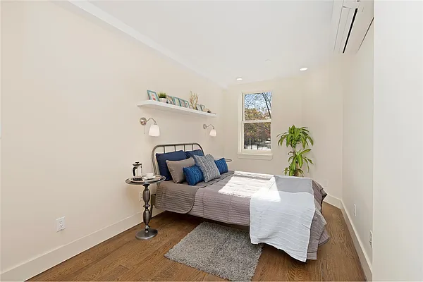 Sold by Douglas Elliman | media 19