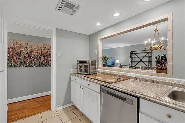 3201 Saint Charles Ave #220 — Photo 13