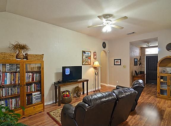 5th image of 1082 Hillwood Dr