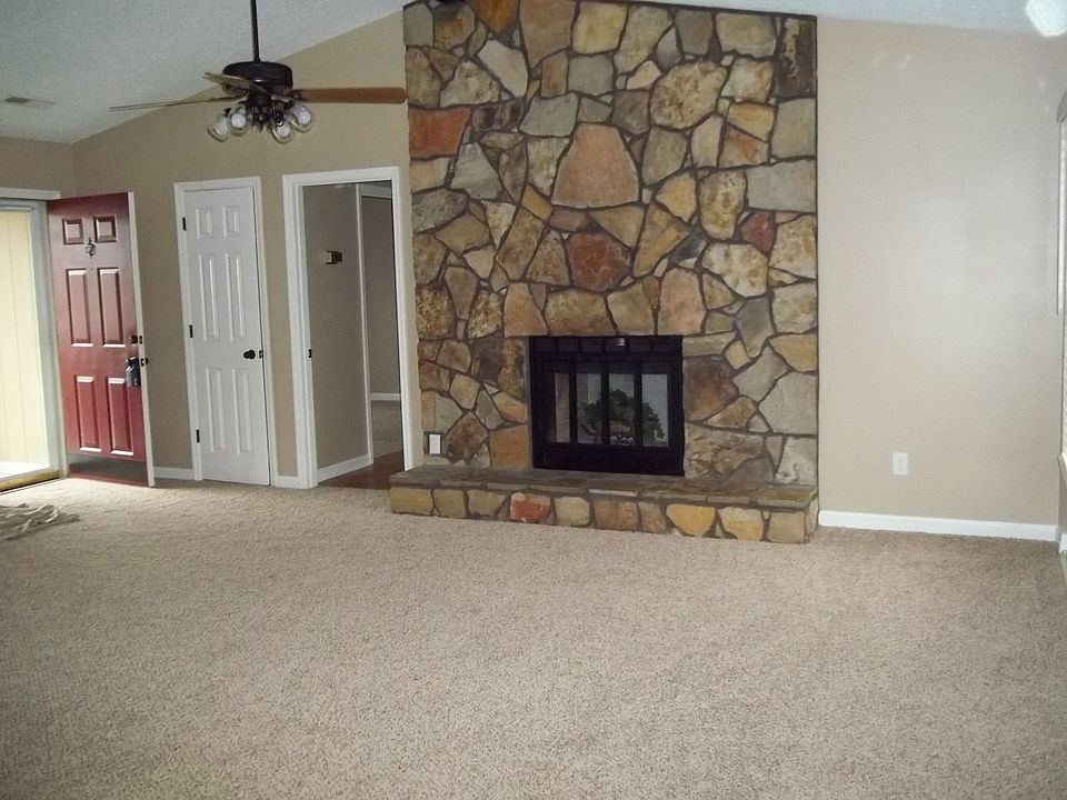 1st image of 306 N Oxford Cir