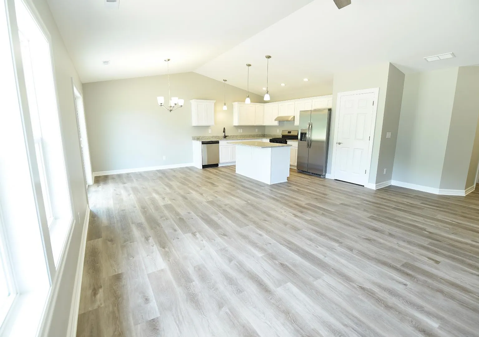 1750 Meadowlark Ln - 1537 — Photo 2