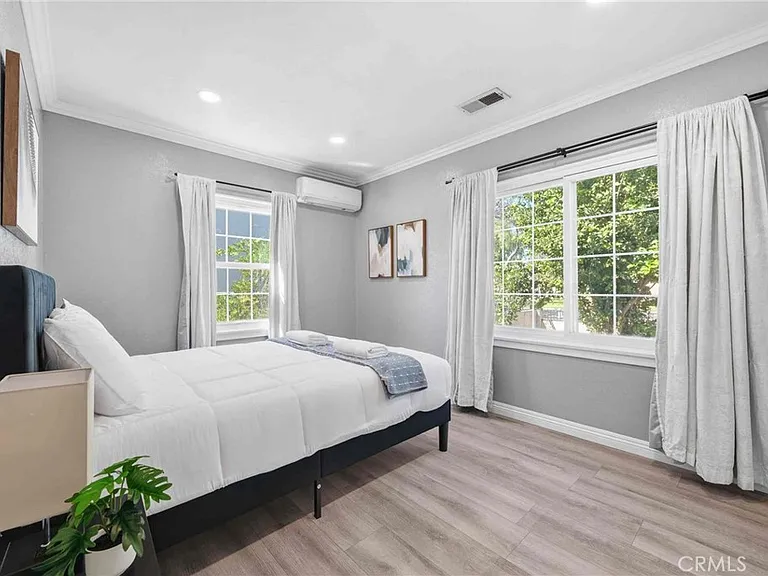 1369 S Euclid Ave — Photo 12