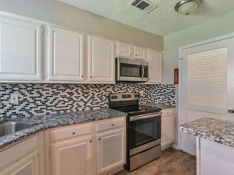 1906 Emerald Pl #1214 — Photo 13