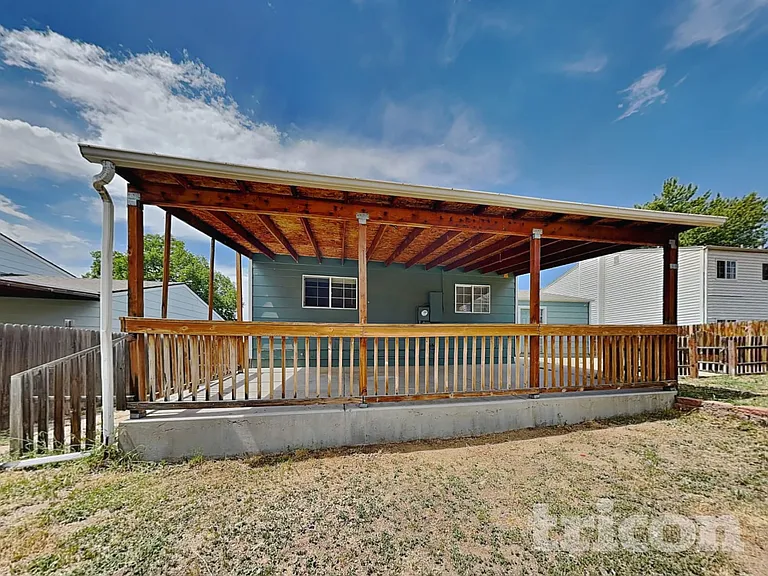 1676 Genoa St — Photo 15
