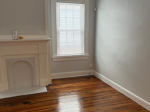 3rd image of 1404 N 22nd St #B