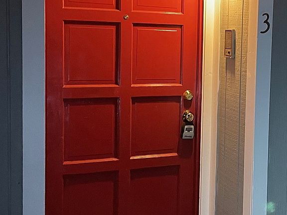 2nd image of 1177 Smith Ave APT 3