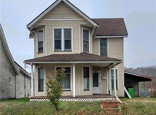 327 N 2nd St, Coshocton, OH 43812