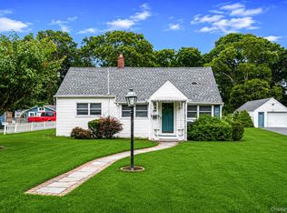 1 E Jackwill Road, East Patchogue, NY 11772