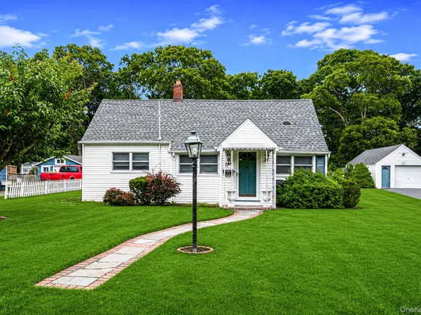 1 E Jackwill Road, East Patchogue, NY 11772