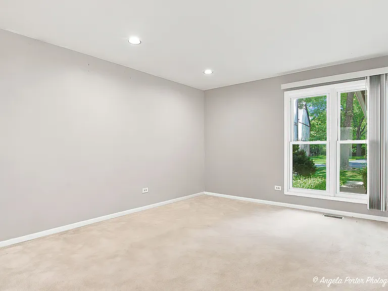 246 Shadowbend Dr — Photo 10