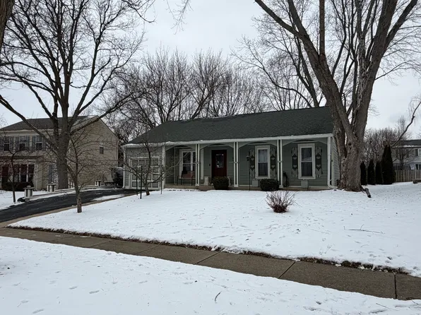 1230 Meghan Ave, Algonquin, IL 60102