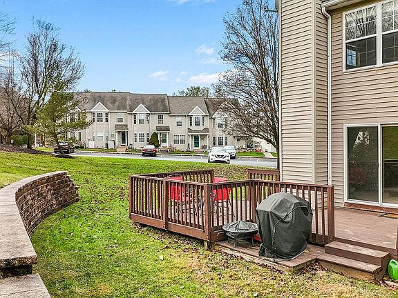 4th image of 228 Thia Ct