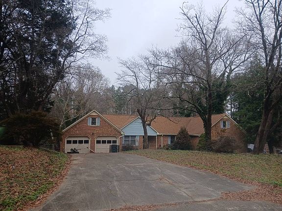 3rd image of 2510A Wedgewood Dr