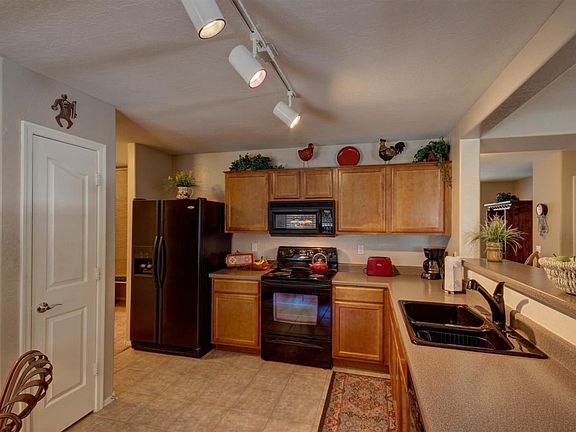 3rd image of 44793 W Balboa Dr