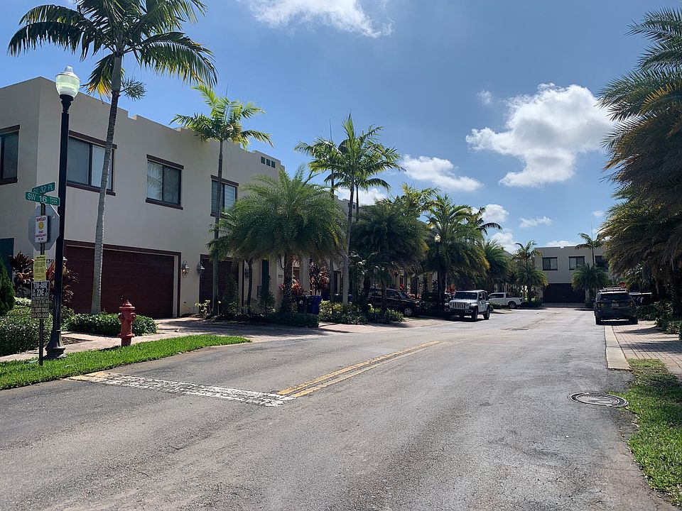 complex street view