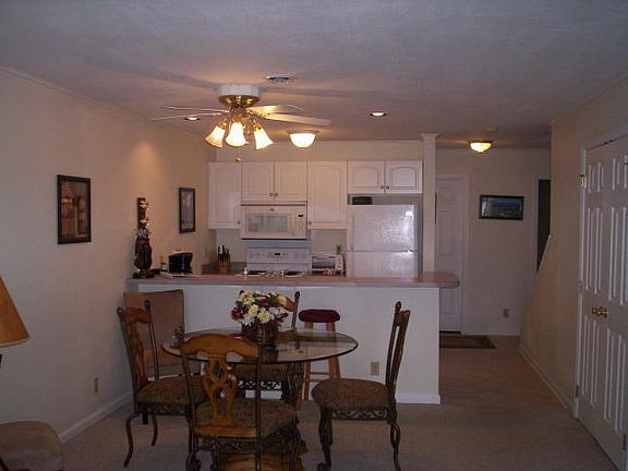 5th image of 72 Lakeshore Ter #39