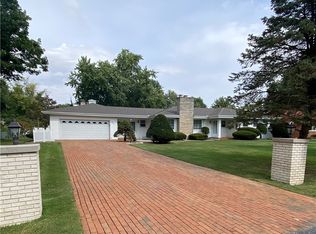 24 E South Court Dr, Decatur, IL 62526