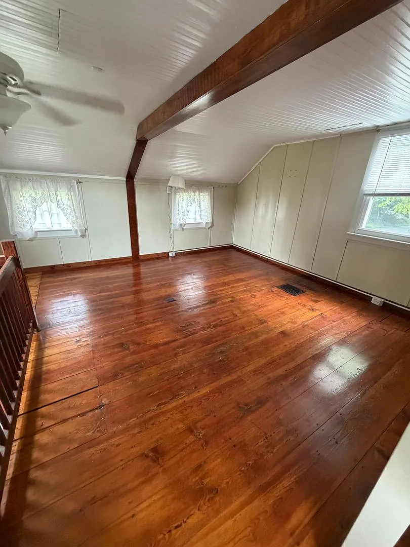 Charming 2-bedroom, 1-bath home in Stroudsburg — Photo 4