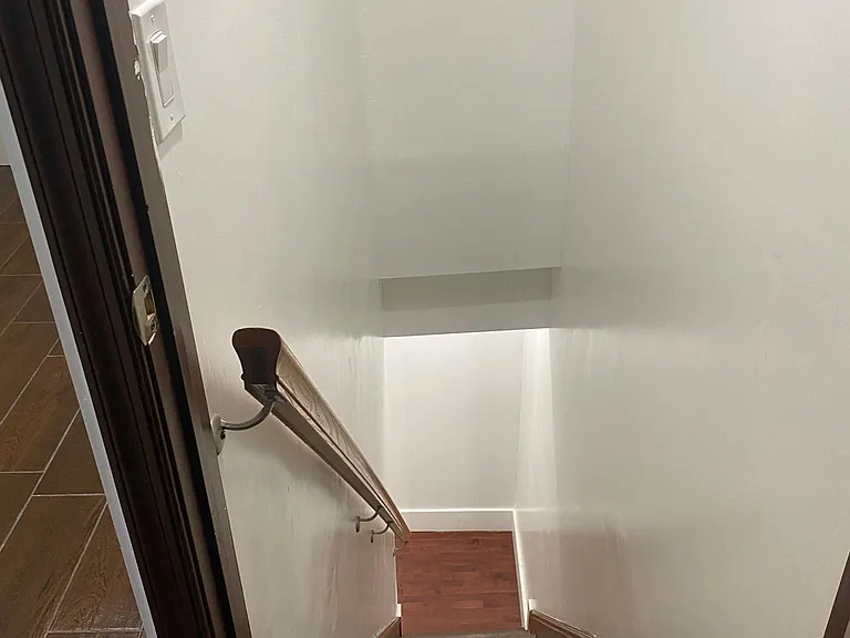 224 Woodbine St #3 — Photo 8