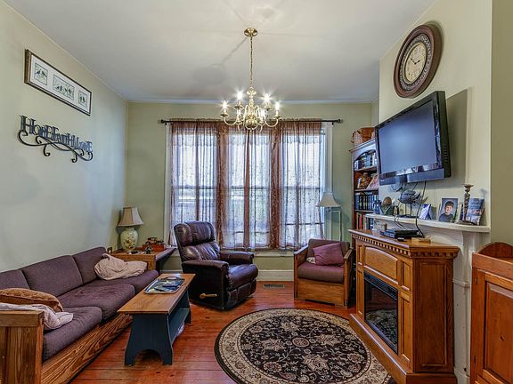 5th image of 228 E 12th St
