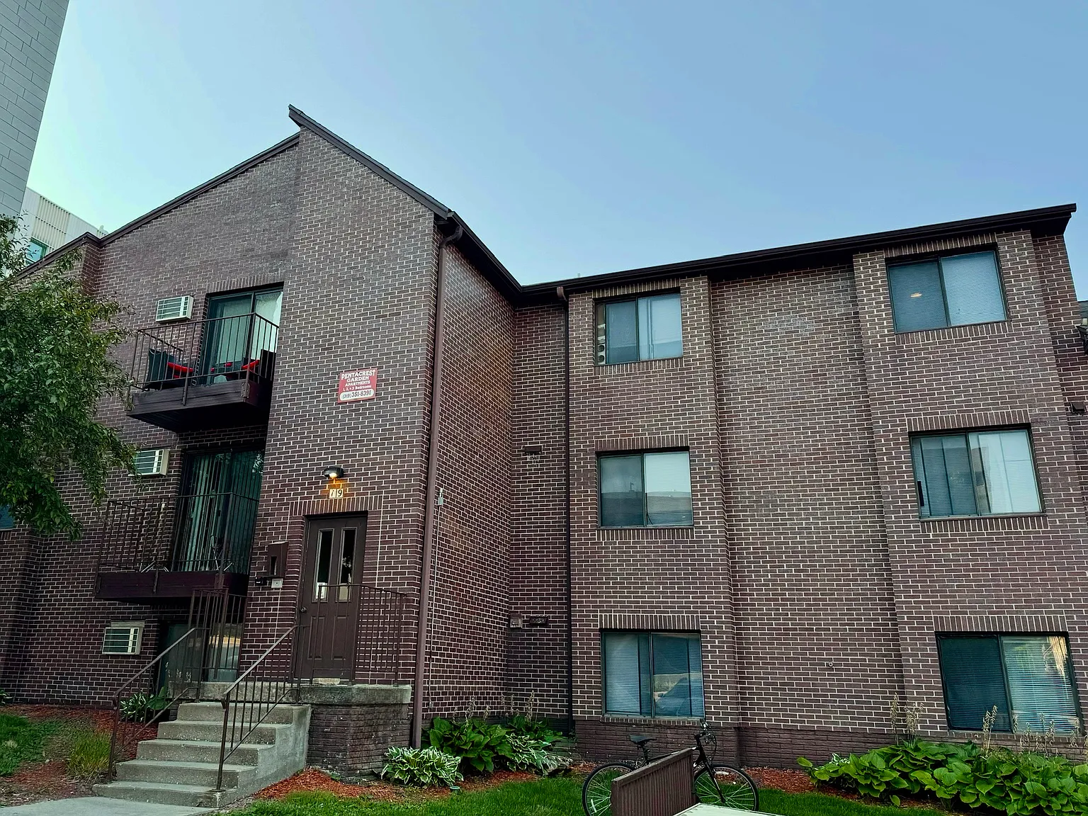 3 bed, $2,043 — Photo 1