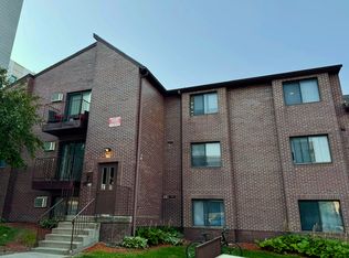 19 E Burlington St #102, Iowa City, IA 52240