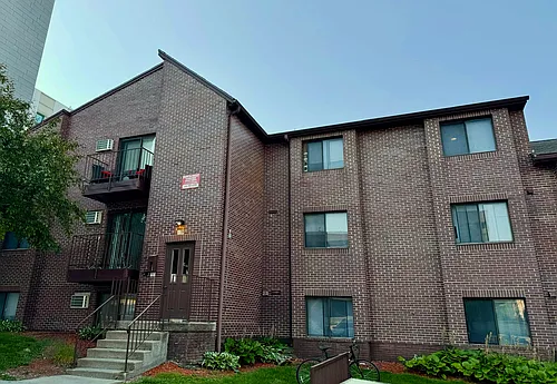 19 E Burlington St Photo 1