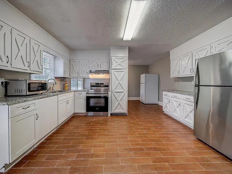 4610 Jones Rd — Photo 7