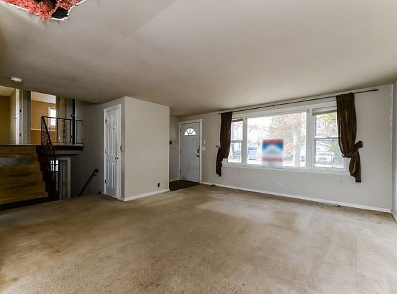 4th image of 545 Hillcrest Ter