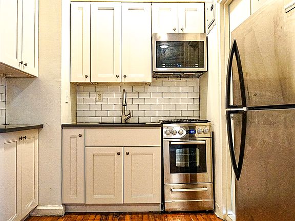 4th image of 129 E 39th St APT 3B