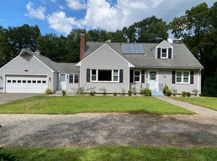 95 Hop Brook Rd, Simsbury, CT 06070