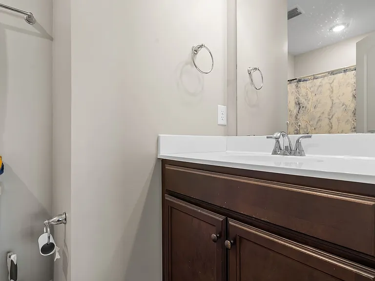 204 Alexa Pl — Photo 24