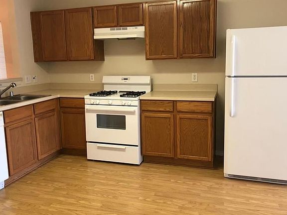 3rd image of 6102 Elton Knolls St