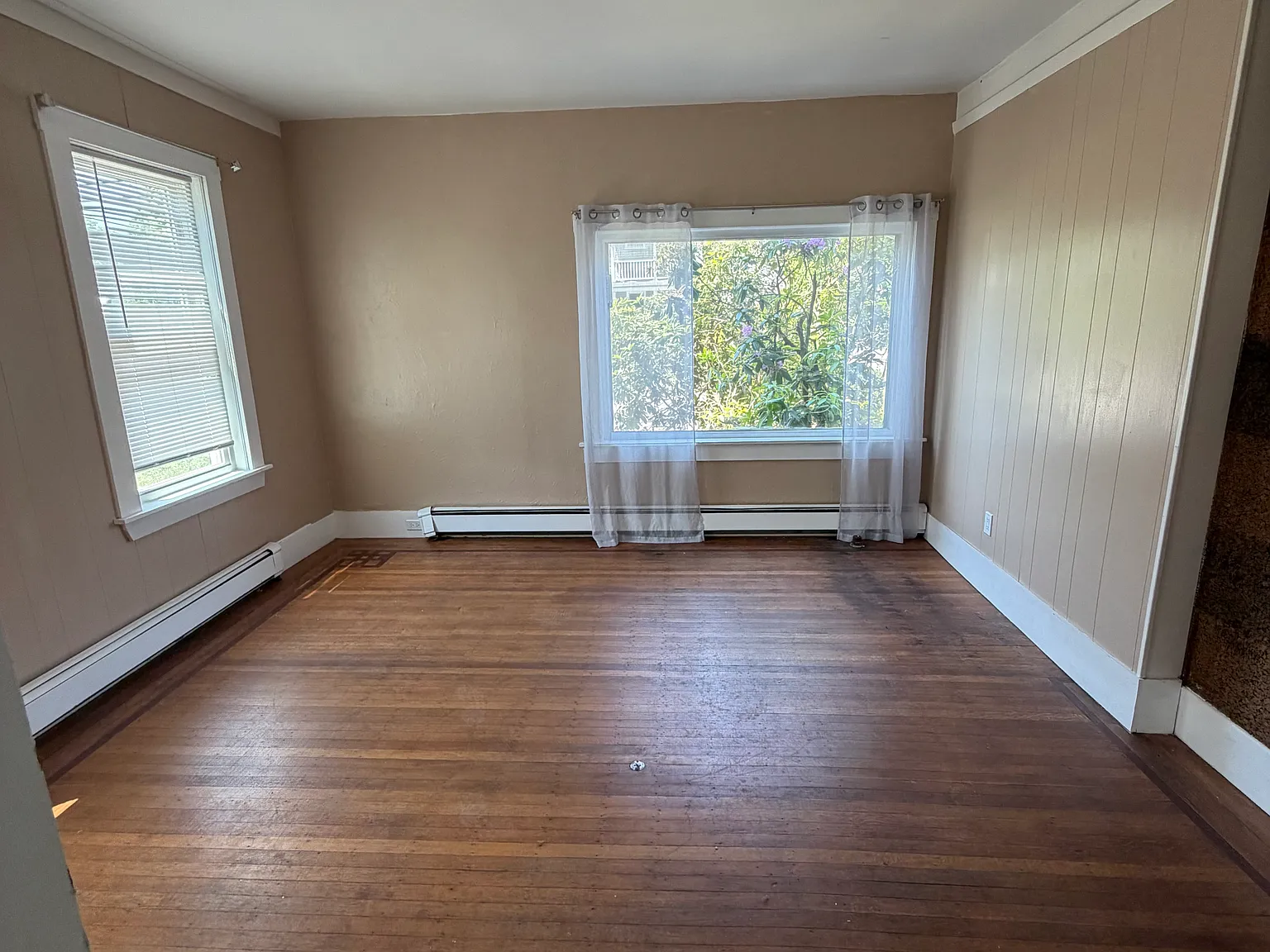 1 bed, 1250 sqft, $1,800 — Photo 2