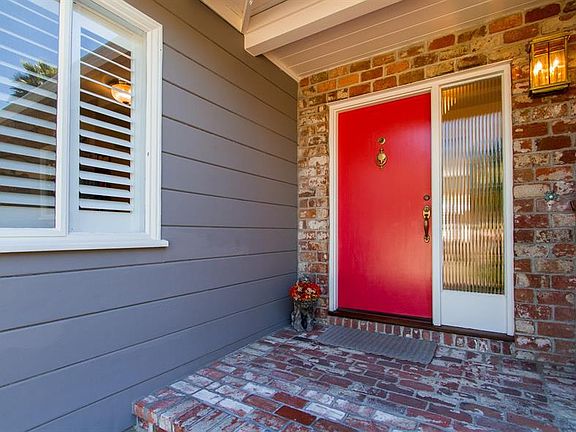 4th image of 138 Lombardy Ln