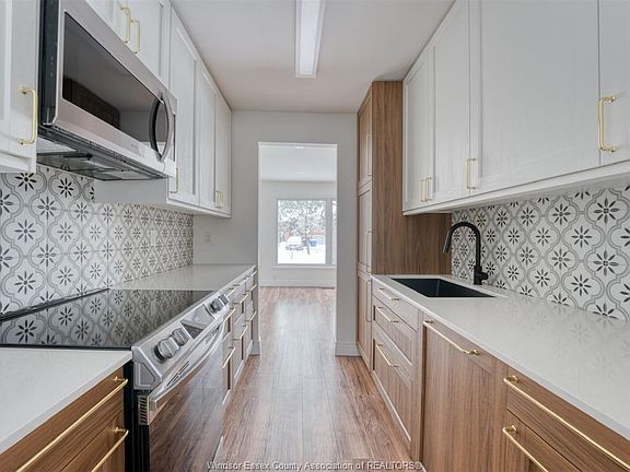 4th image of 5511 Empress St