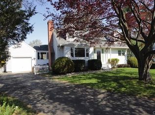 18 Lyncrest Dr, Norwalk, CT 06851