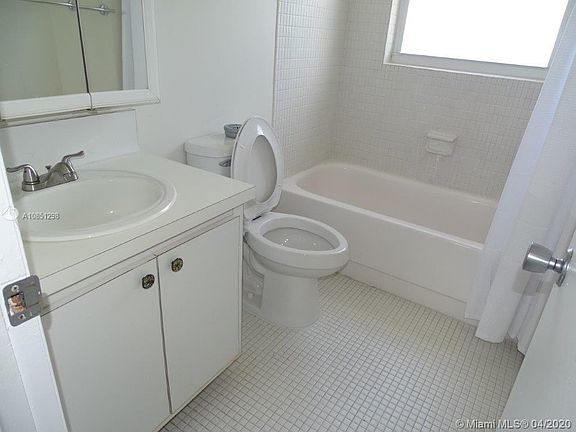 5th image of 1425 Arthur St APT 311B