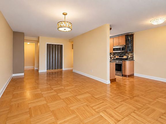 3rd image of 3901 Independence Ave APT 4F
