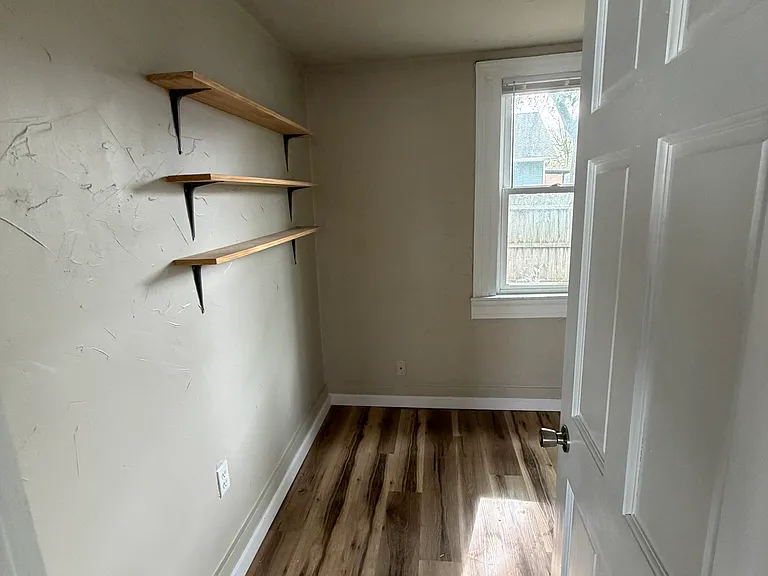 449 W 8th Ave — Photo 10