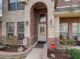 203 Dancing Light Ln, Red Oak, TX 75154