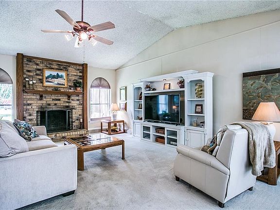 3rd image of 1708 Wentworth Pl