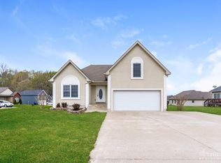 3758 Legacy Dr, Springfield, TN 37172