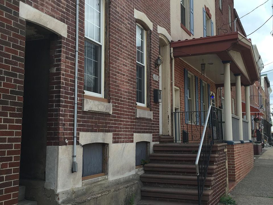 1st image of 2618 E Somerset St