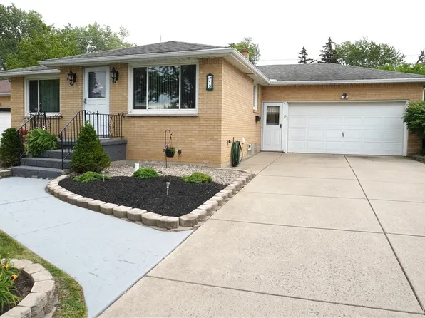 15 Augusta Ave, Amherst, NY 14226