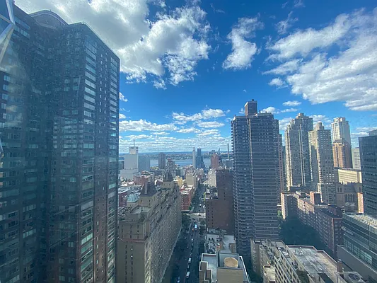 Rented by NY NY Condo, Inc | media 16