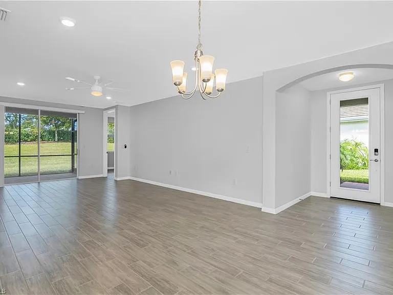 14559 Edgewater Cir — Photo 9